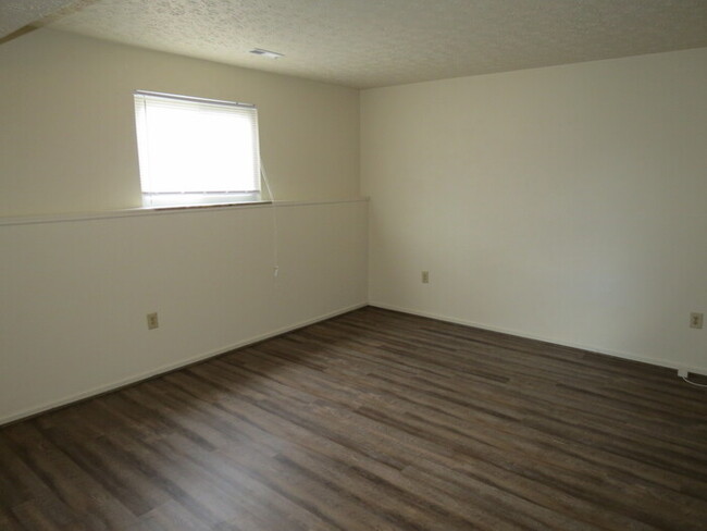 Building Photo - new rental in Reynoldsburg Schools