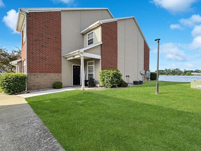 Building Photo - Grand Lakeside Escape: Spacious 3-Bedroom ...