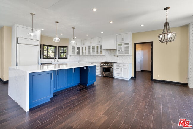 Building Photo - 1036 El Medio Ave