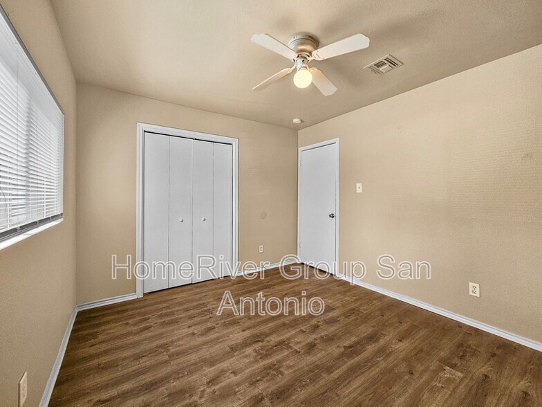 Building Photo - 529 Dukeway