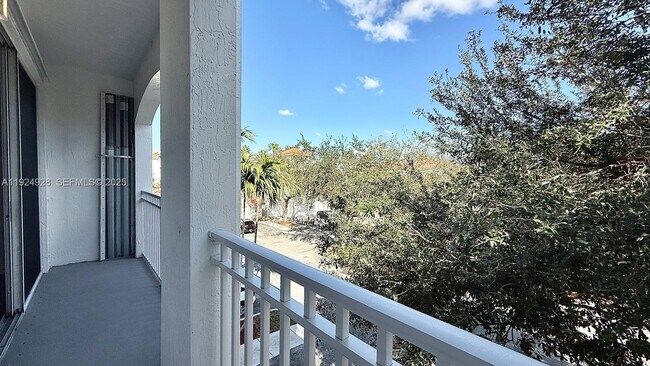 Building Photo - 11032 Legacy Dr