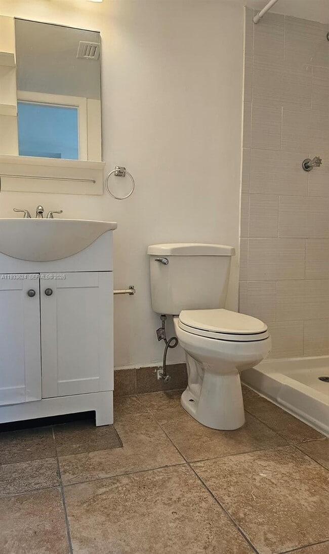 Building Photo - 3702 NE 171 St