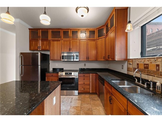 Building Photo - 270 4th St E