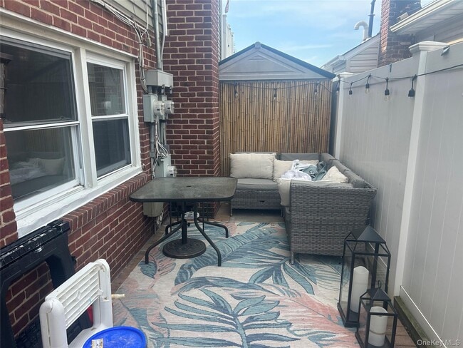 Building Photo - 341 E Hudson St