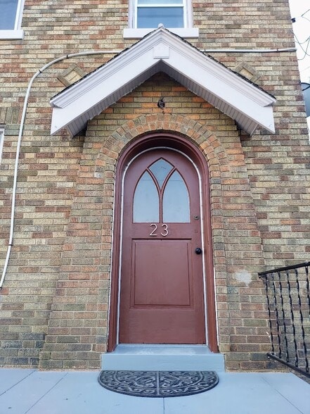 Building Photo - 23 Shirley Dr