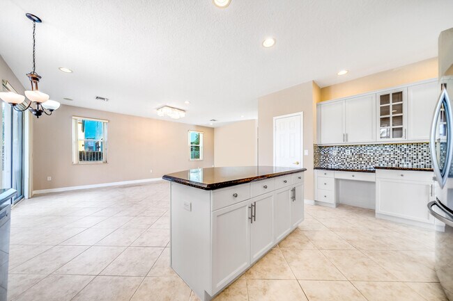 Building Photo - 2324 Simonson Dr