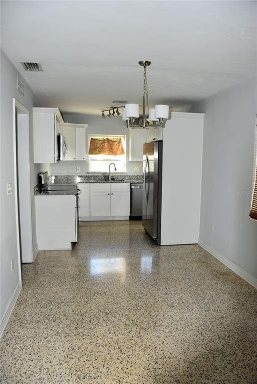 Building Photo - 263 Blossom Ln