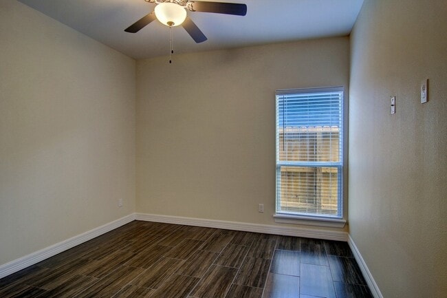 Building Photo - 6701 Stuyvesant Ct