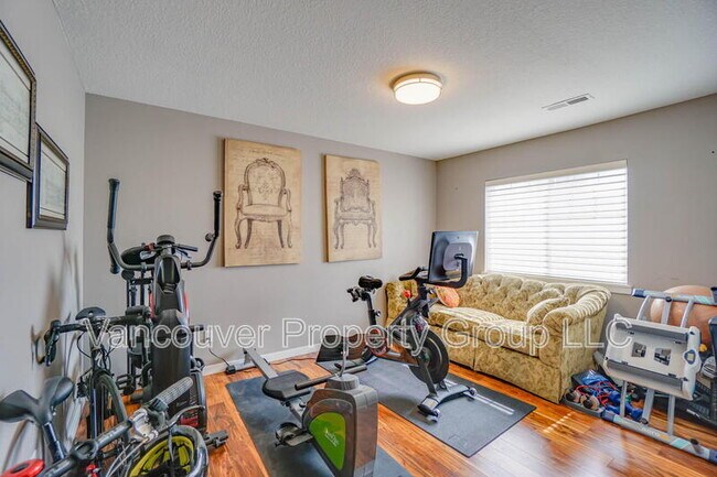 Building Photo - 14019 NE 20th Ave