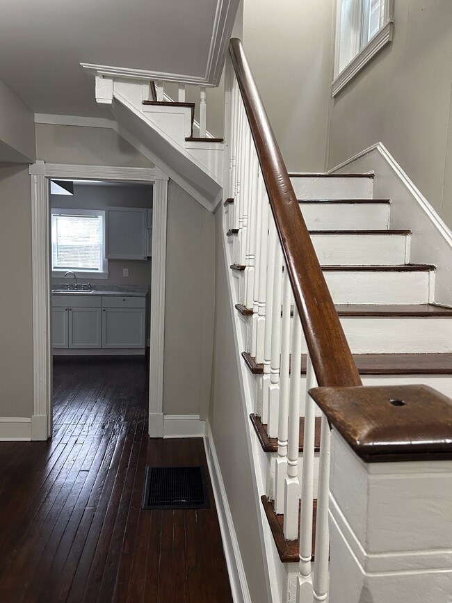 Building Photo - 520 S Kent St