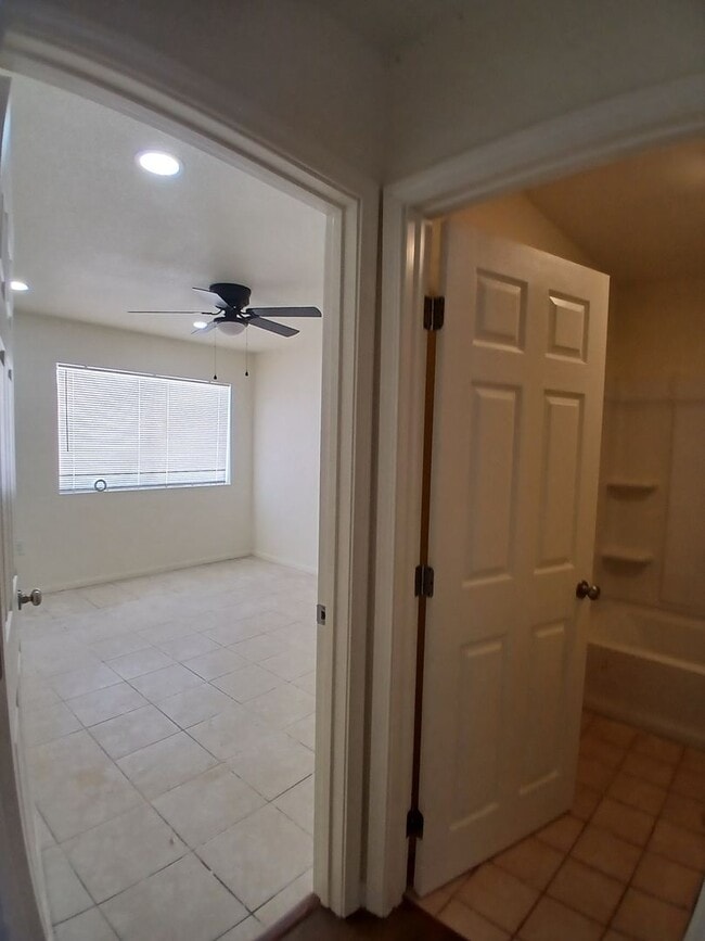 Building Photo - 305 N Lake Ave