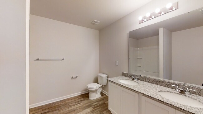 Master Bathroom 1 - 47 Mariposa Lane