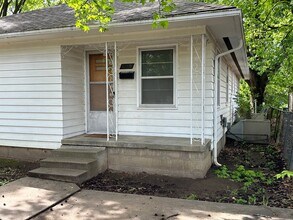 Building Photo - 111 W Lindburg St