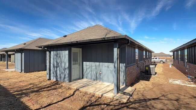 Building Photo - 1104 NW 113th St