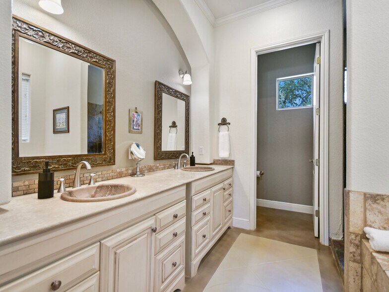 Building Photo - 4900 Canyon Ranch Trl