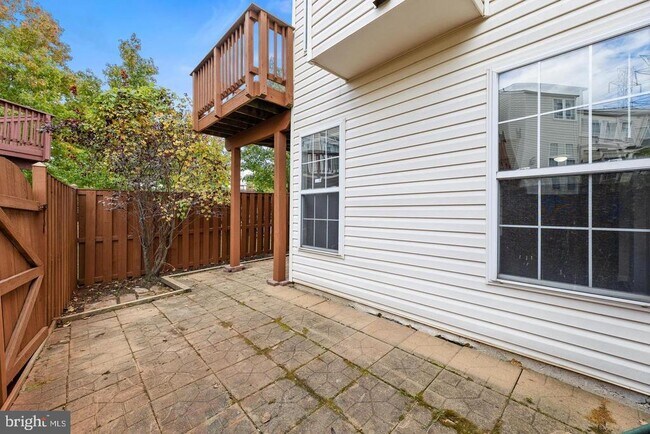 Building Photo - 13700 Barksdale Dr