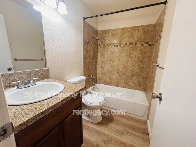 Building Photo - 6841 Castleberry Cir