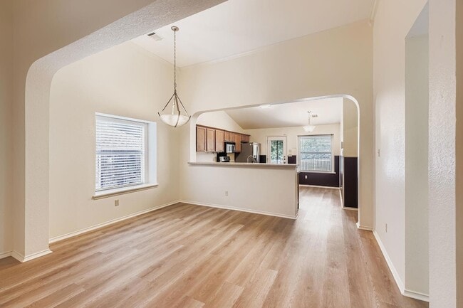 Building Photo - 4418 Mather