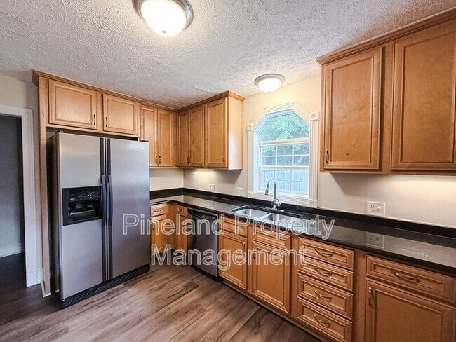 Building Photo - 5300 Walnut Dr