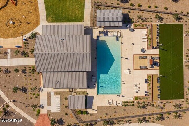 Building Photo - 670 S Owl Dr