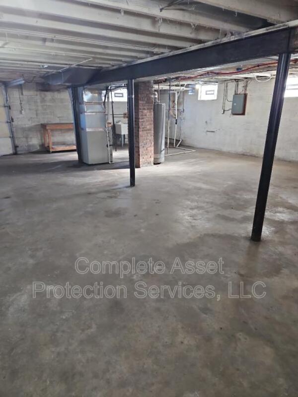 Building Photo - 3707 S Liverpool Rd