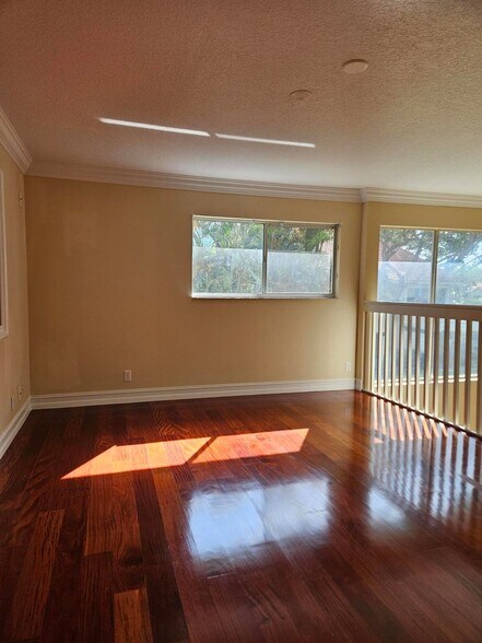 Building Photo - 7526 Pinewalk Dr S