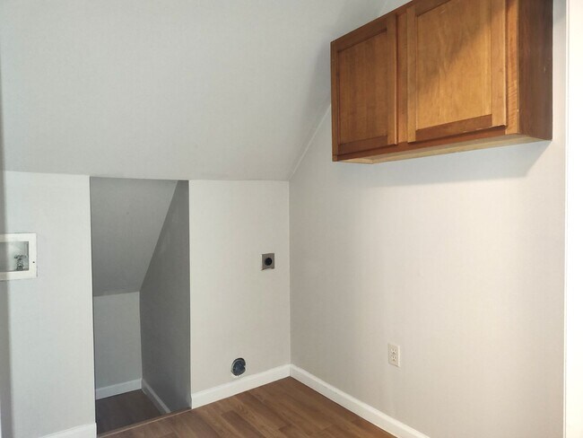 Building Photo - Pristine, 4 bed, 2.5 bath Home Located in the Southbridge Forest Community!