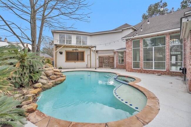 Building Photo - 1010 Maple Run Dr