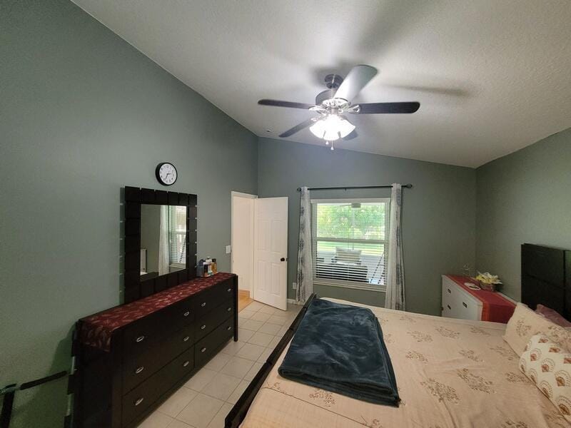 Building Photo - 10674 Oak Bend Way