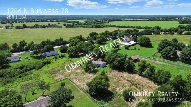 Building Photo - 1206 TX-78 BUS