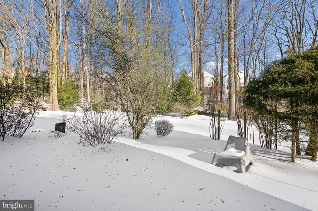 Building Photo - 4623 University Dr