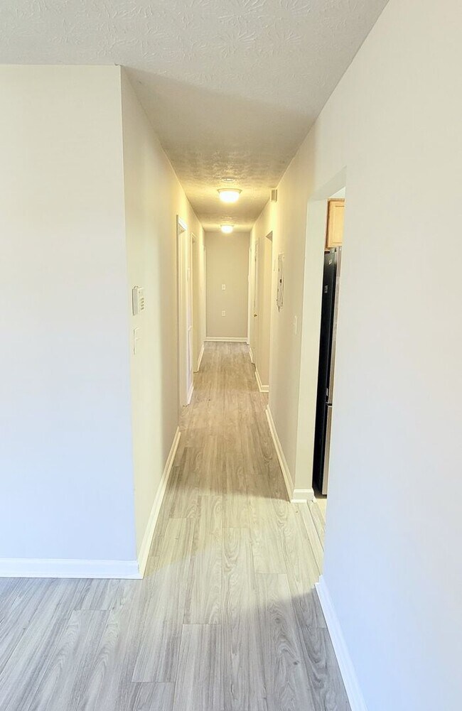 Building Photo - Charming 4BR Home with Modern Upgrades & Spacious Yard