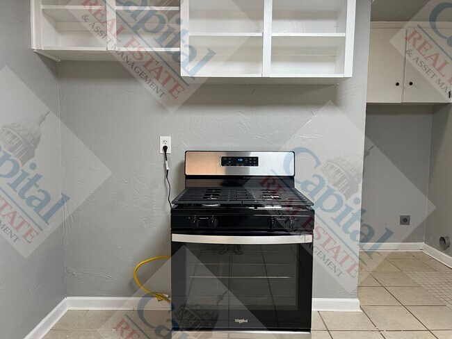 Building Photo - Home Sweet Home