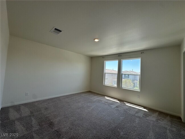Building Photo - 6988 Sylmar Ave