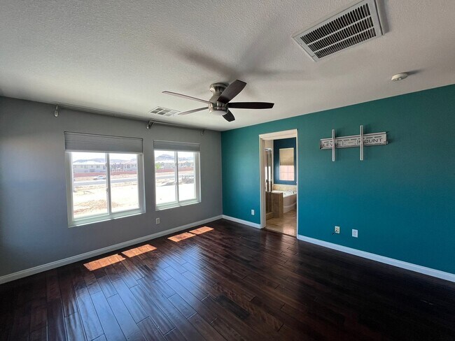 Building Photo - Stylish 3-Bedroom Home with Loft in Gated Community