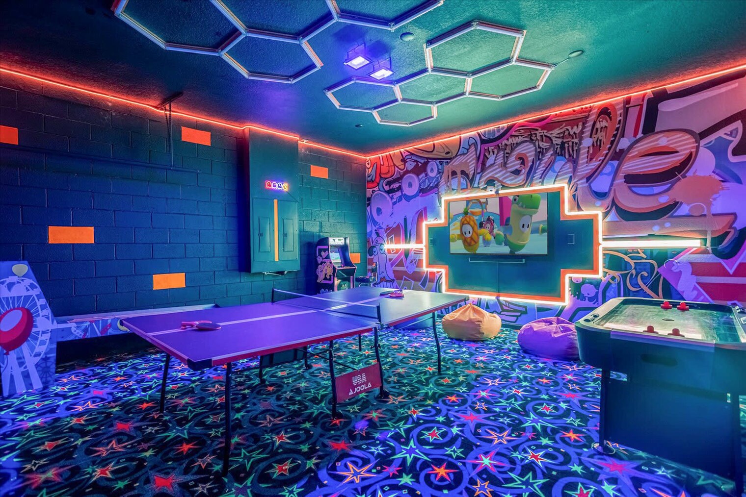 Building Photo - 2560 Shanti Dr