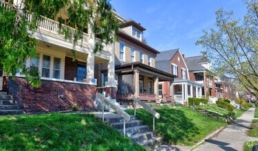 Building Photo - Charming 2-Bedroom Duplex in Franklin Park