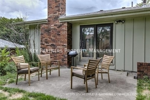 Building Photo - 6804 N Flora-