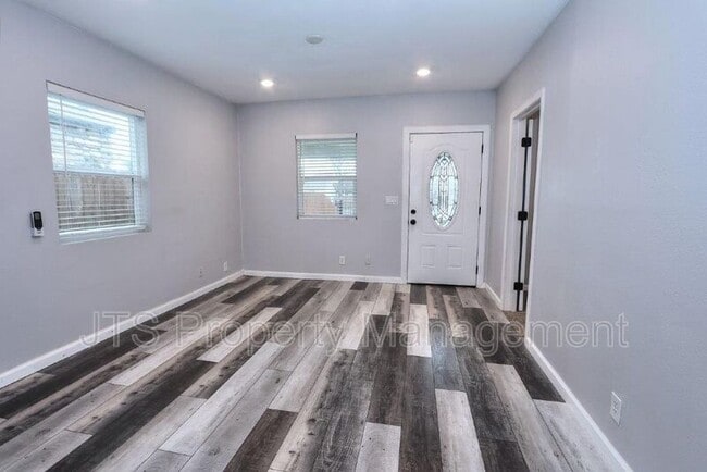 Building Photo - 3808 38th St