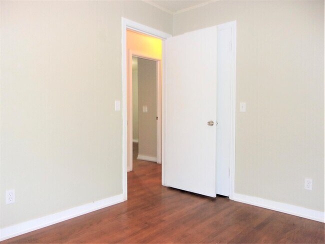 Building Photo - 3 BED 1 BATH IN CASADY HEIGHTS ADDITION OF THE VILLAGE