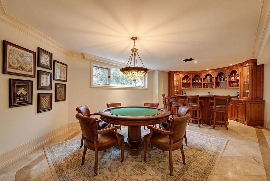 Building Photo - 209 S Anita Ave