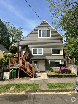 Building Photo - 2-Bedroom, Upstairs, Hawthorne District