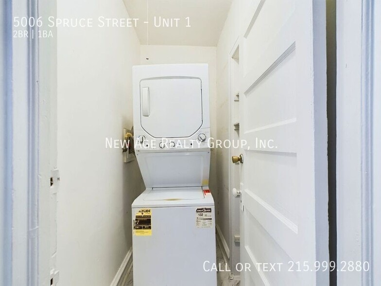 Building Photo - 5006 Spruce St