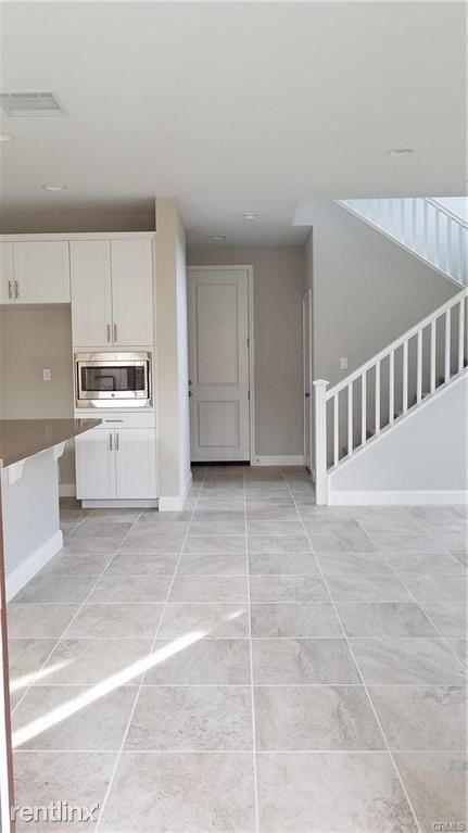 Building Photo - 3 br, 2 bath Townhome - 3248 Edgewood Rd