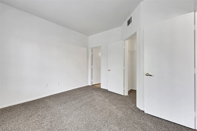 Building Photo - 2041 Hussium Hills St