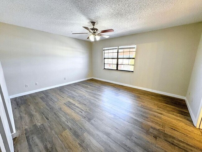 Building Photo - 12715 N 57th St