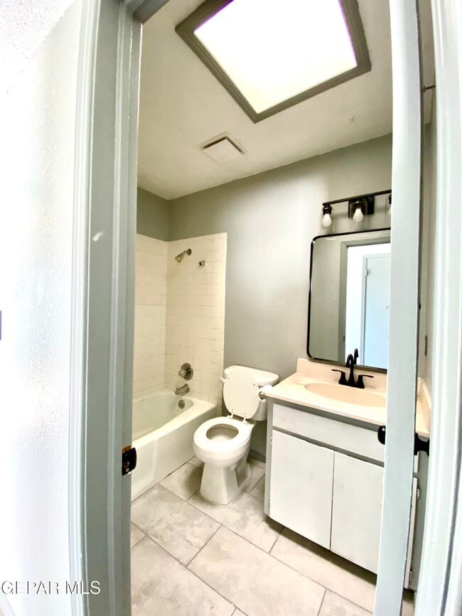 Building Photo - 4708 Frankfort Ave