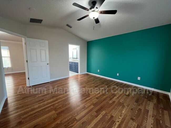 Building Photo - 3037 Bonkirk Dr