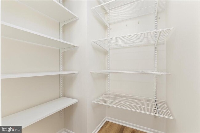 Building Photo - 900 N Stafford St