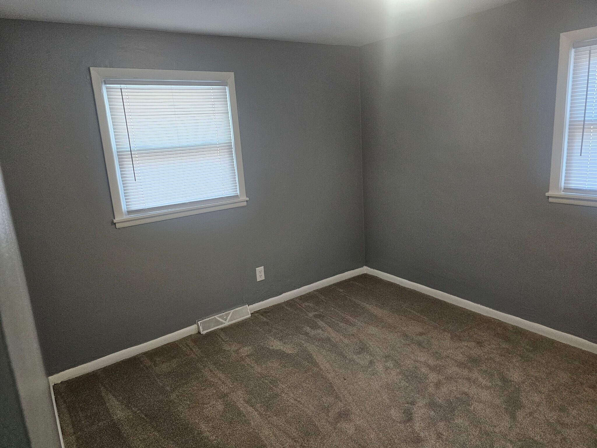 Building Photo - 1112 13th St S